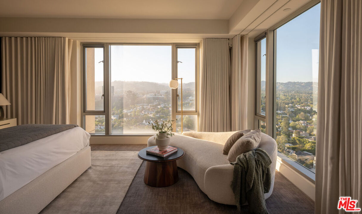 10727 Wilshire Blvd Unit: PH2