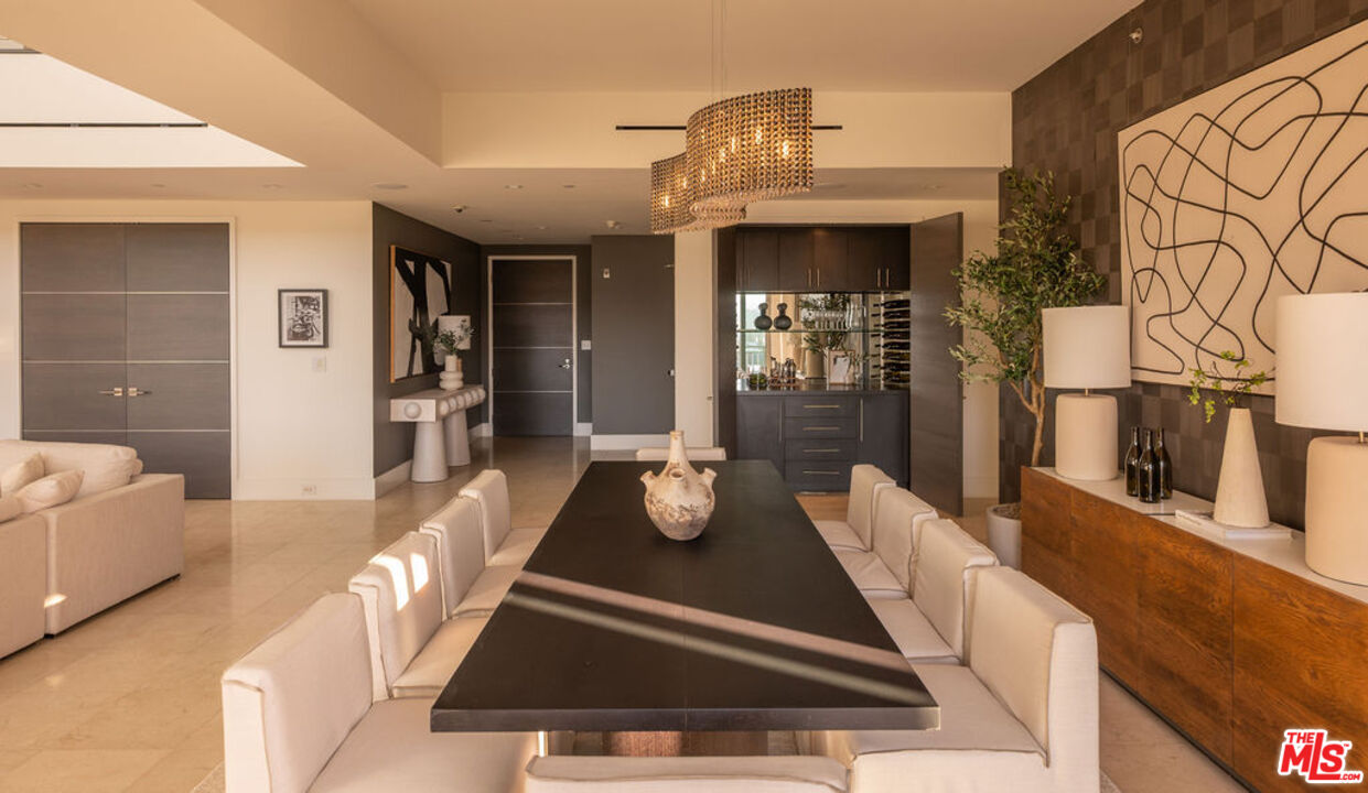 10727 Wilshire Blvd Unit: PH2