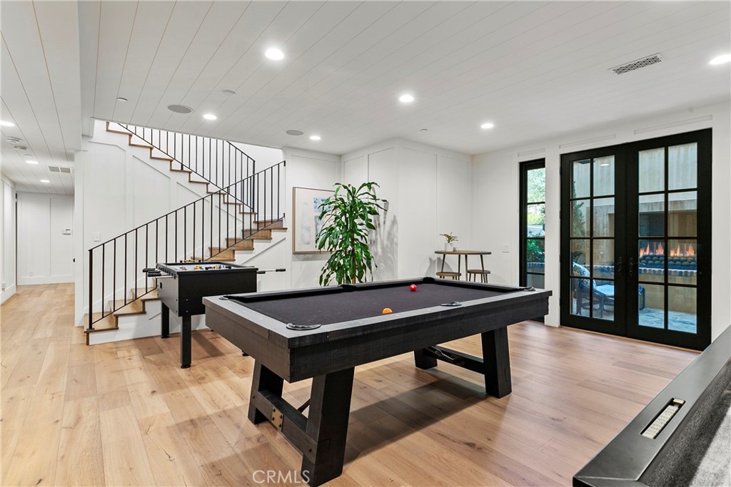4 Thomas Road