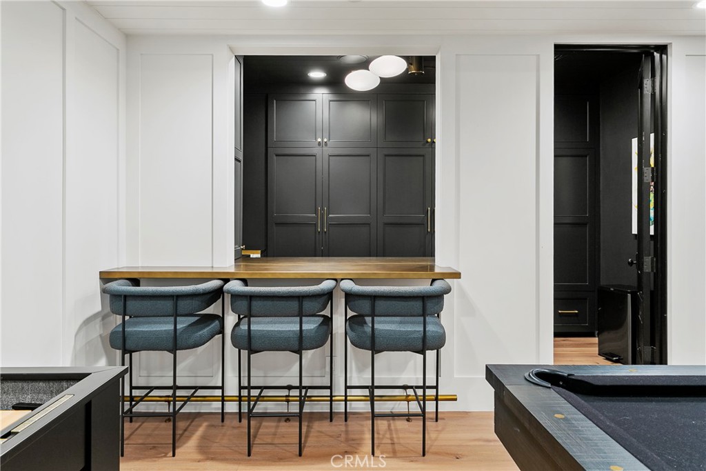 4 Thomas Road
