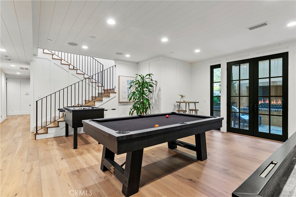 4 Thomas Road