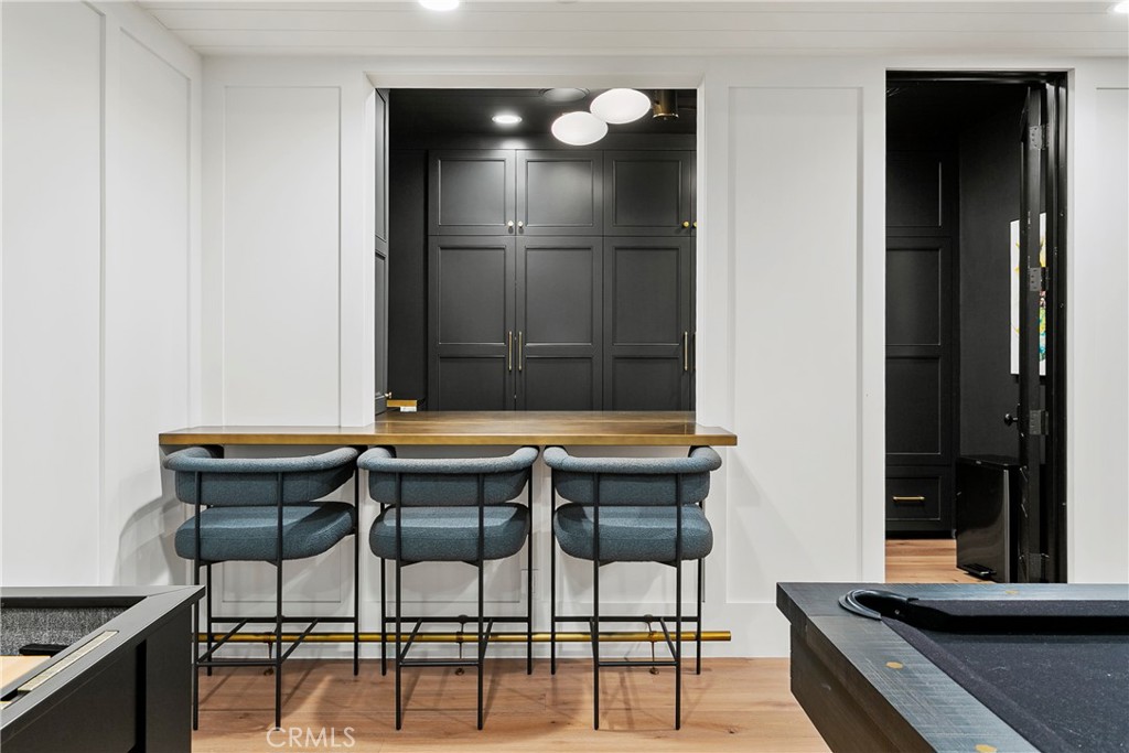 4 Thomas Road