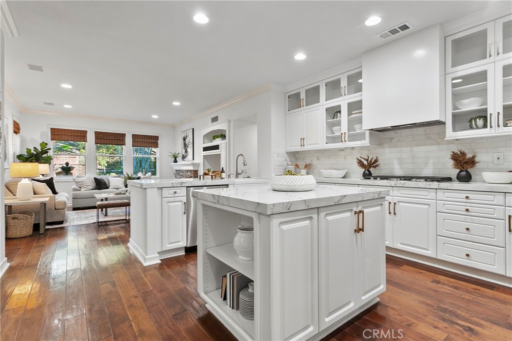 8 Scarlet Maple Drive