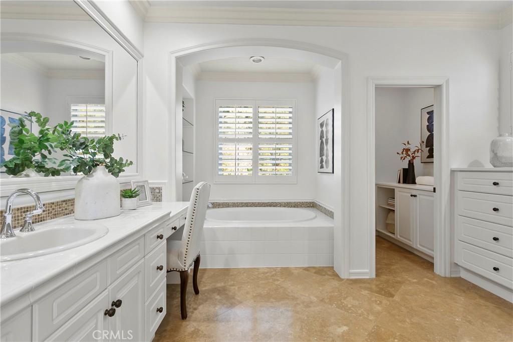 8 Scarlet Maple Drive