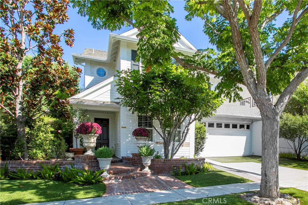 8 Scarlet Maple Drive