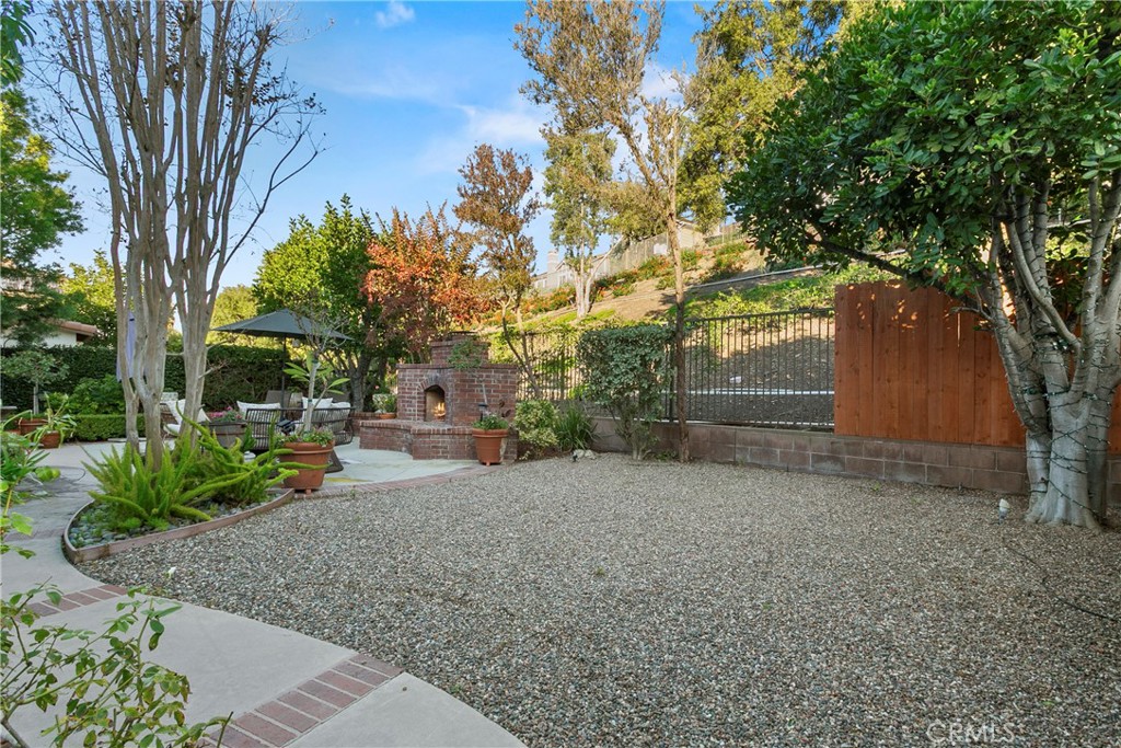 8 Scarlet Maple Drive