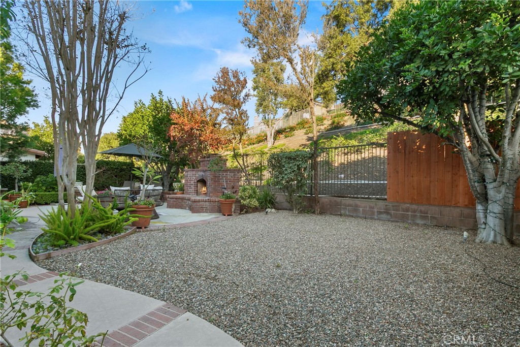 8 Scarlet Maple Drive