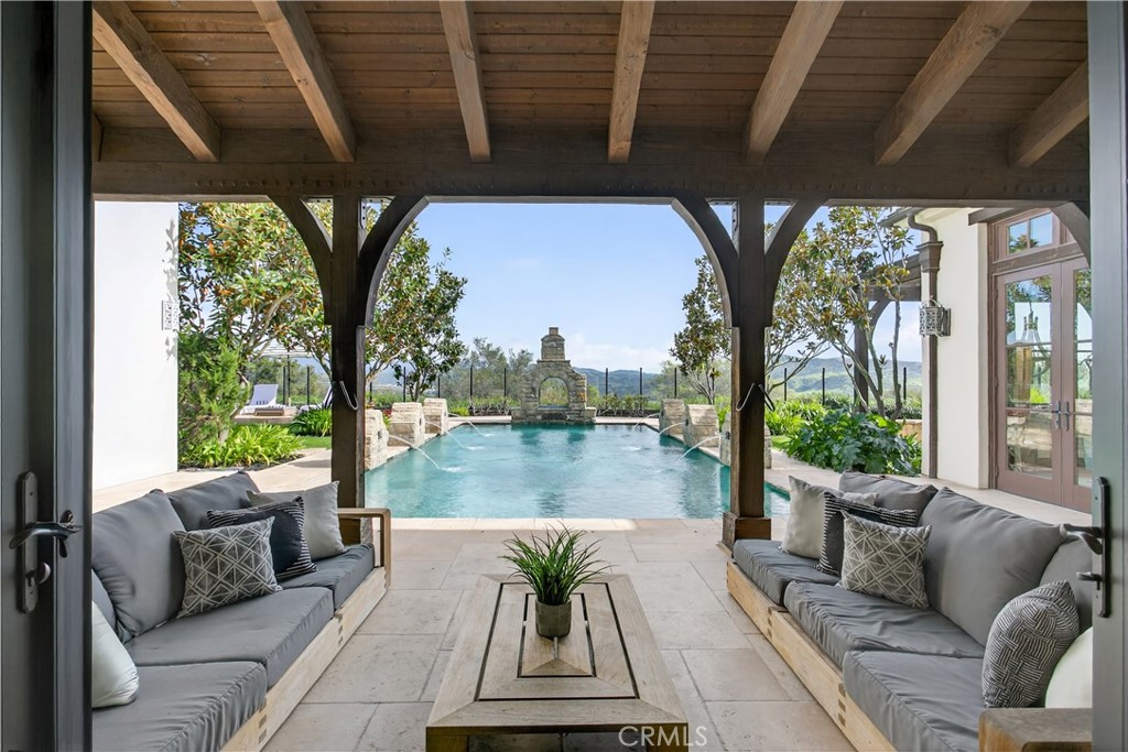 18 Mission Ridge Road