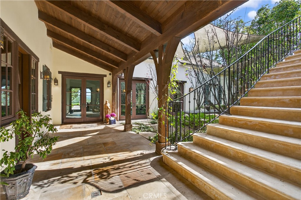 18 Mission Ridge Road