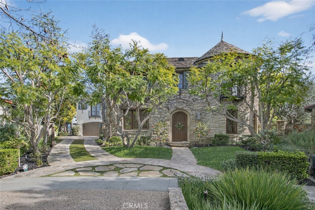 18 Mission Ridge Road