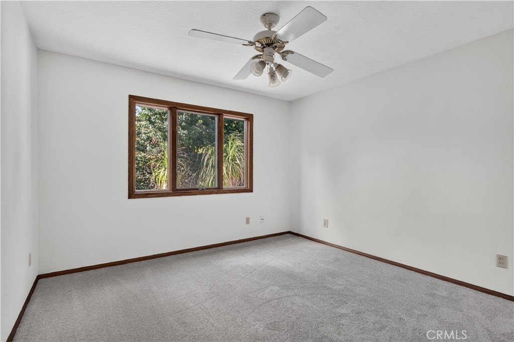 2533 E Tennyson