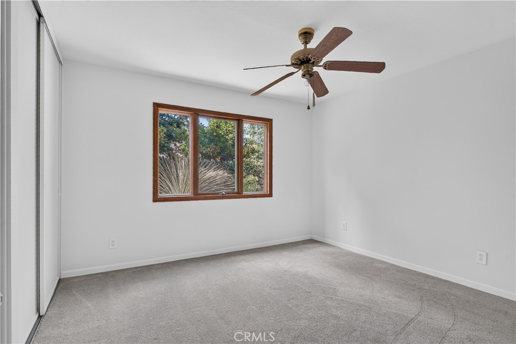2533 E Tennyson
