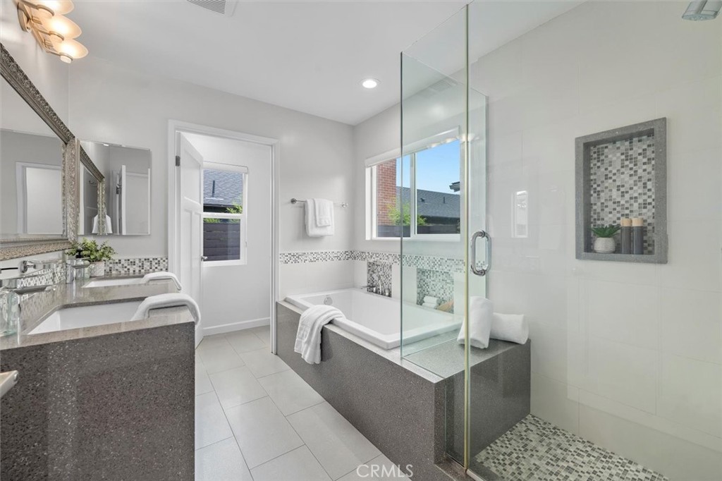 2828 Military Avenue