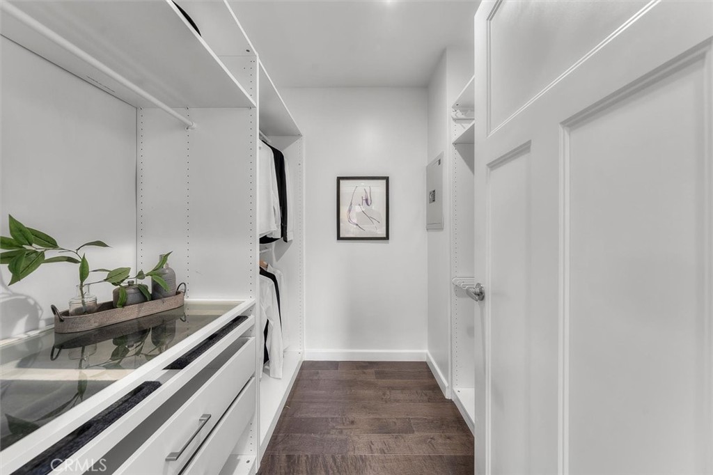 2828 Military Avenue