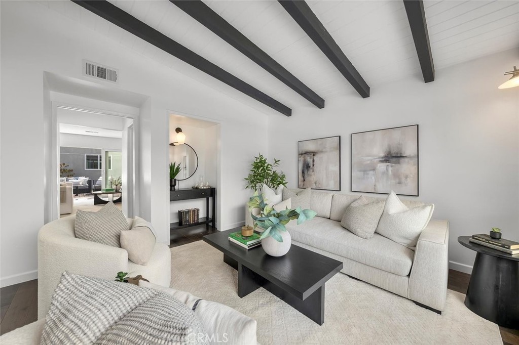 2828 Military Avenue