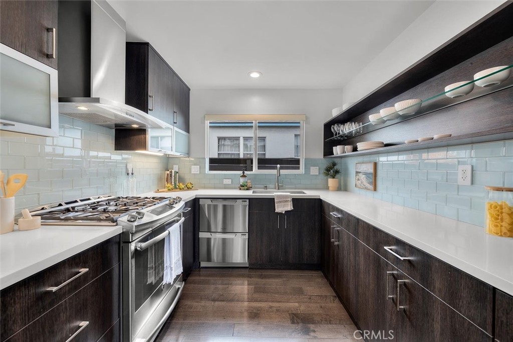 2828 Military Avenue