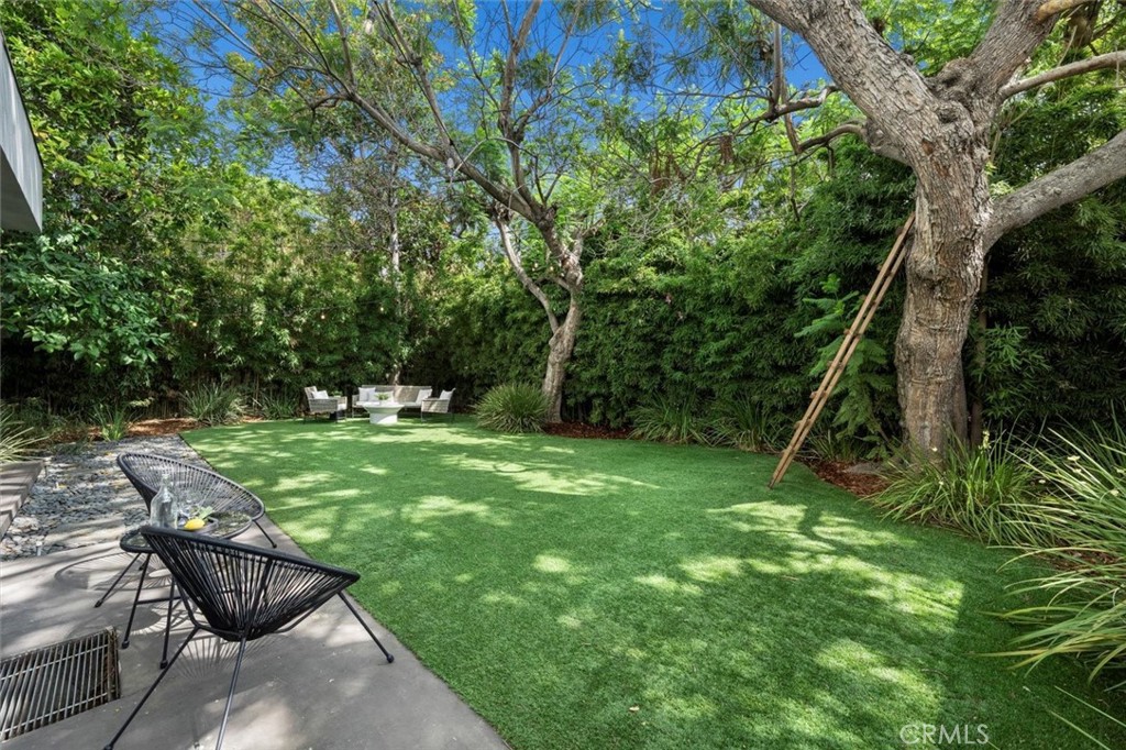 2828 Military Avenue