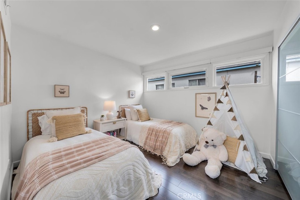 2828 Military Avenue