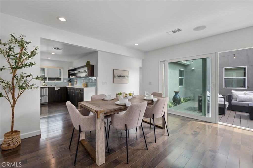 2828 Military Avenue