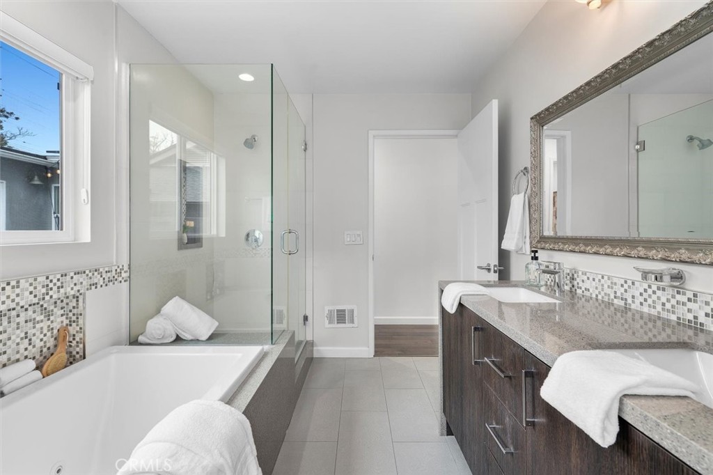 2828 Military Avenue