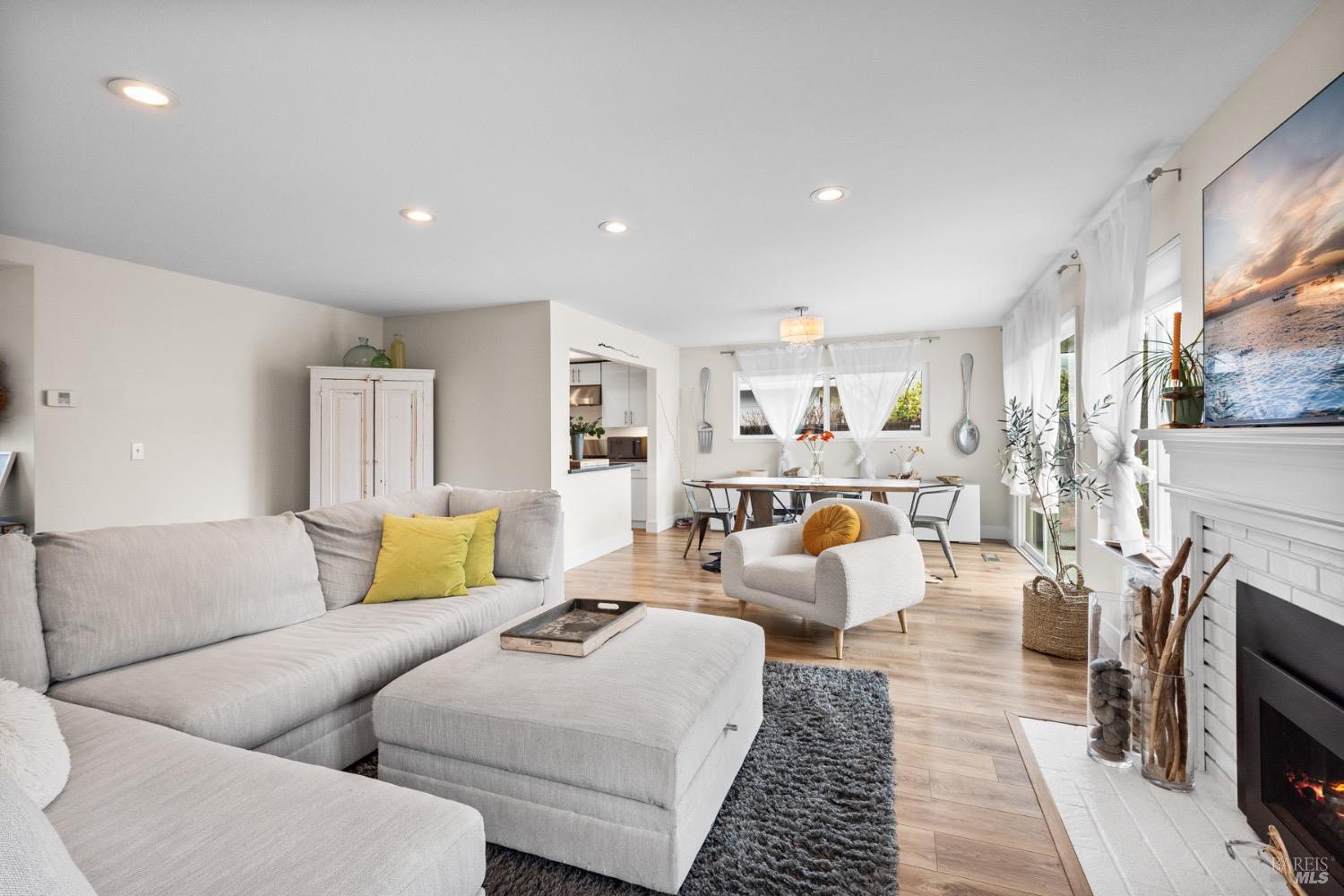 328 Mountain Vista Ct