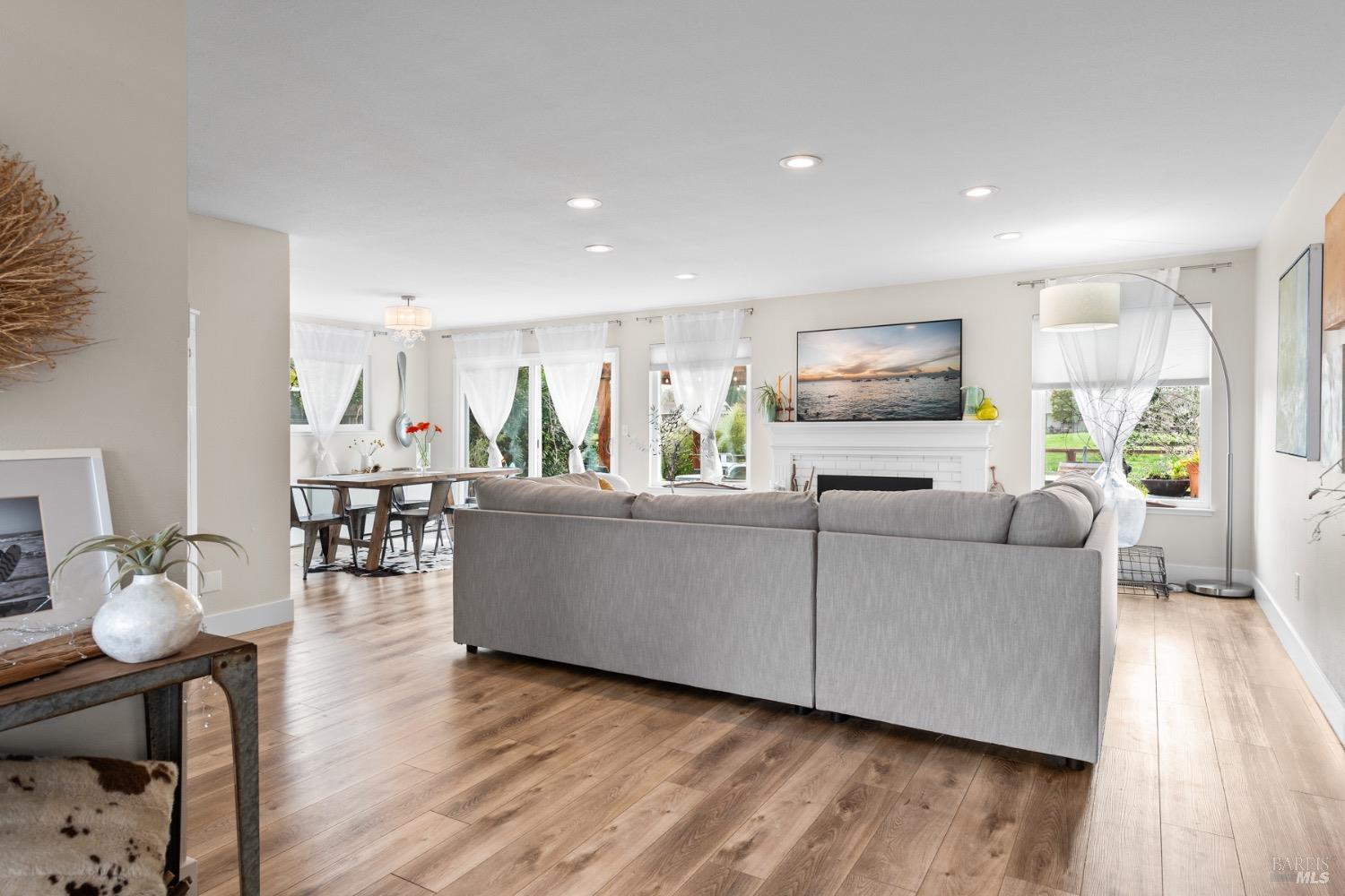 328 Mountain Vista Ct