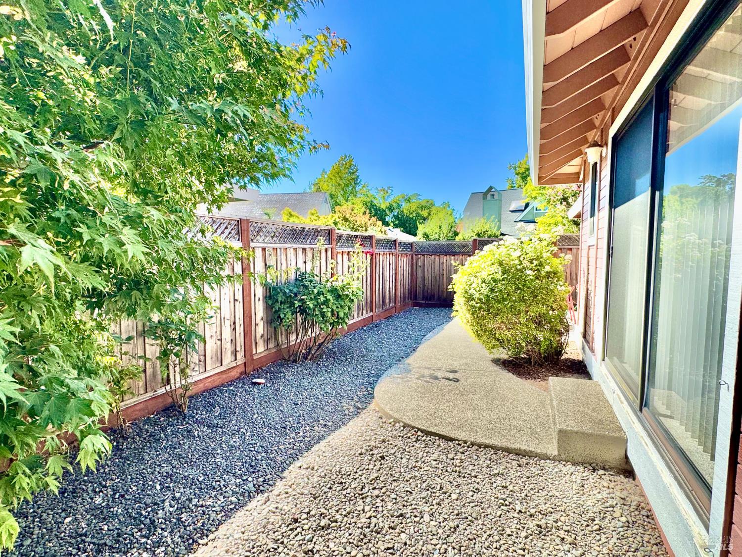 2303 Sierra Creek Cir