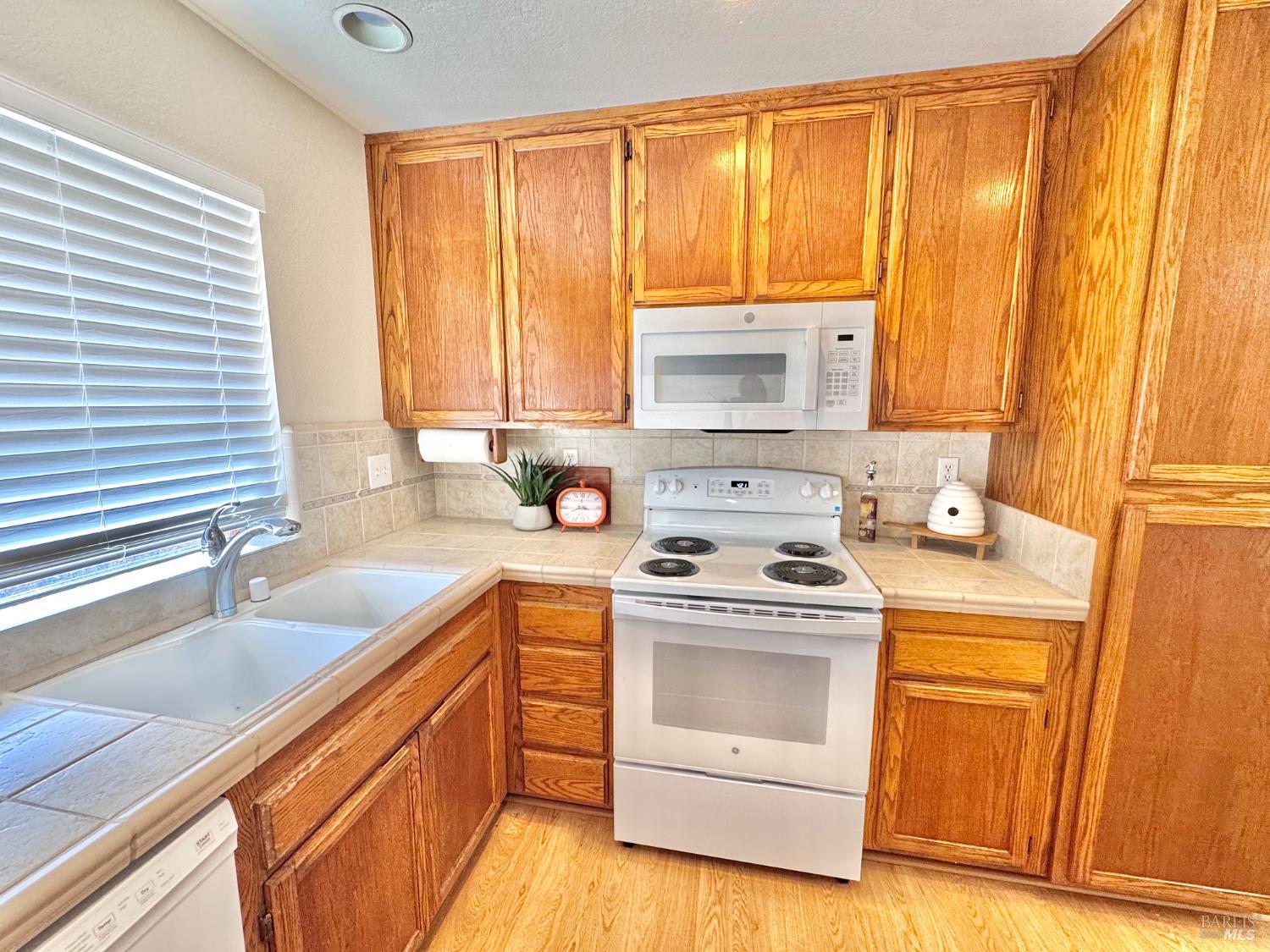 2303 Sierra Creek Cir