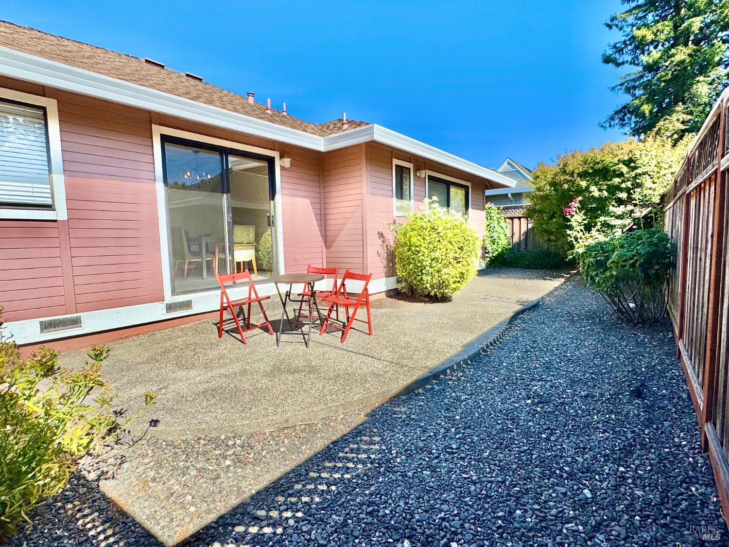 2303 Sierra Creek Cir