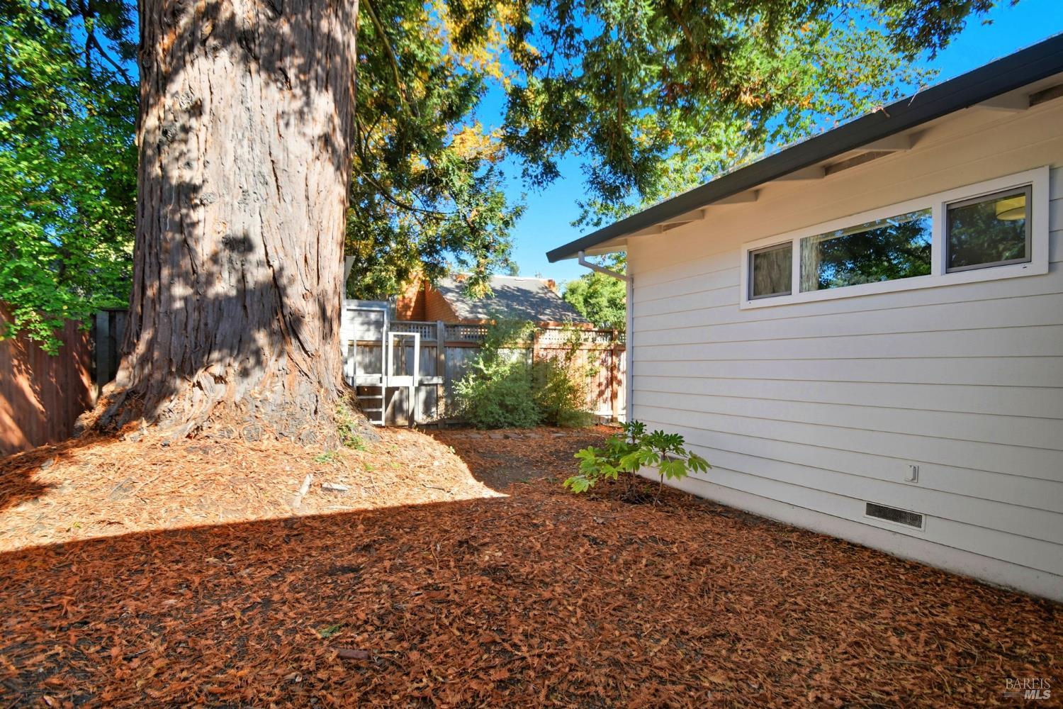 3553 Fir Dr