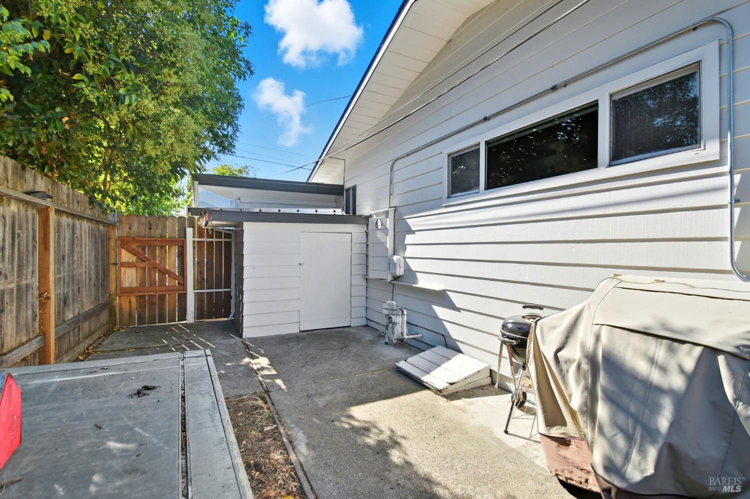 3553 Fir Dr