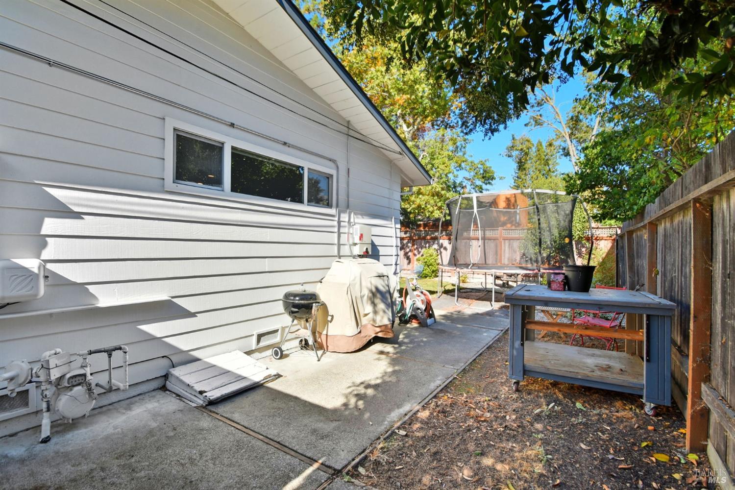 3553 Fir Dr