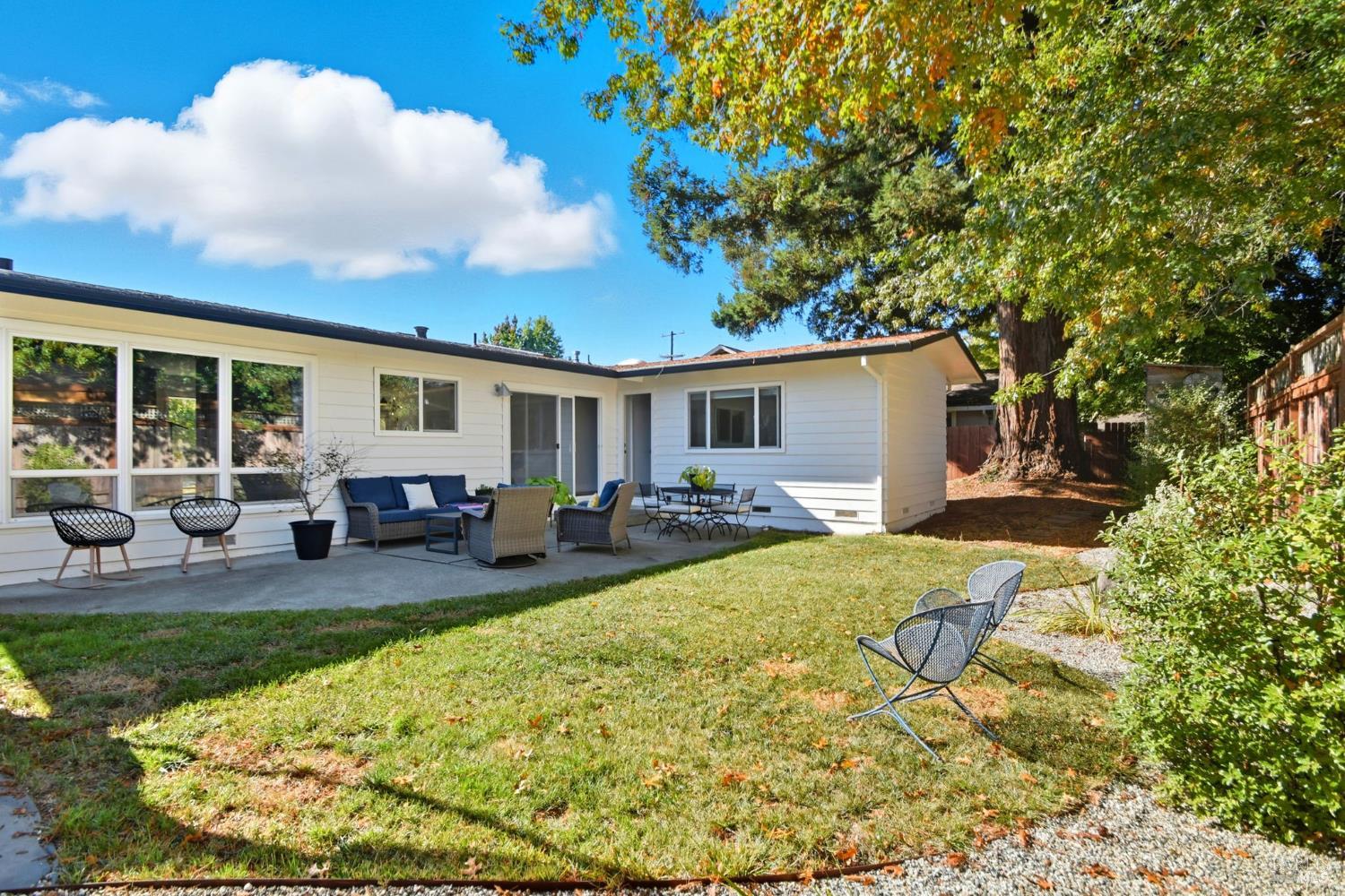 3553 Fir Dr