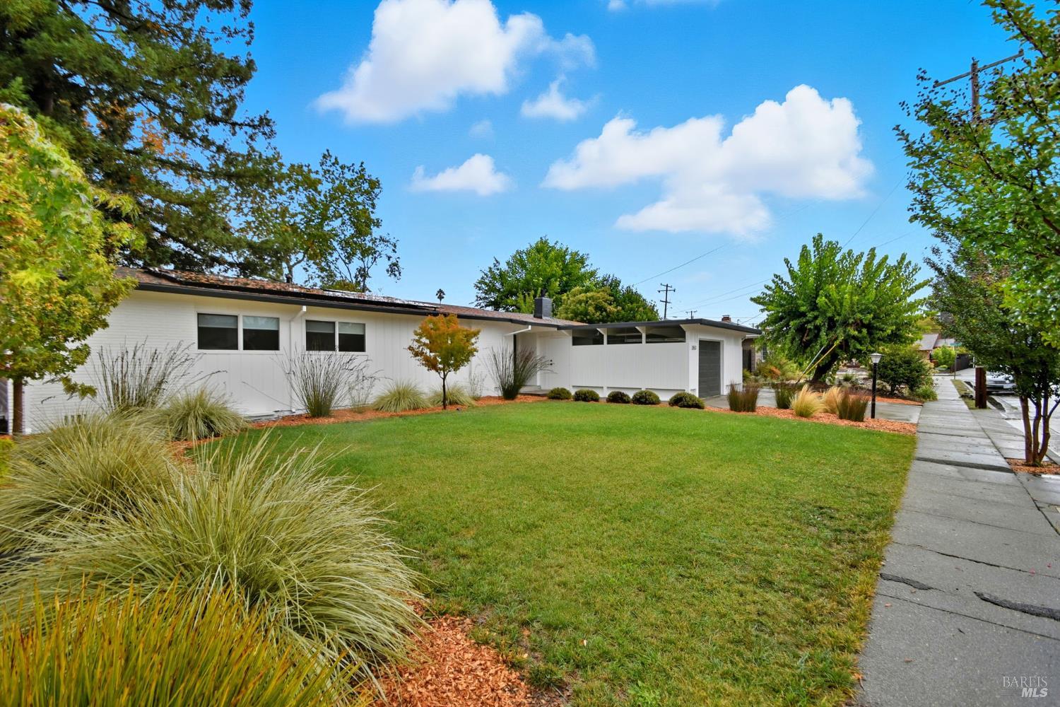 3553 Fir Dr