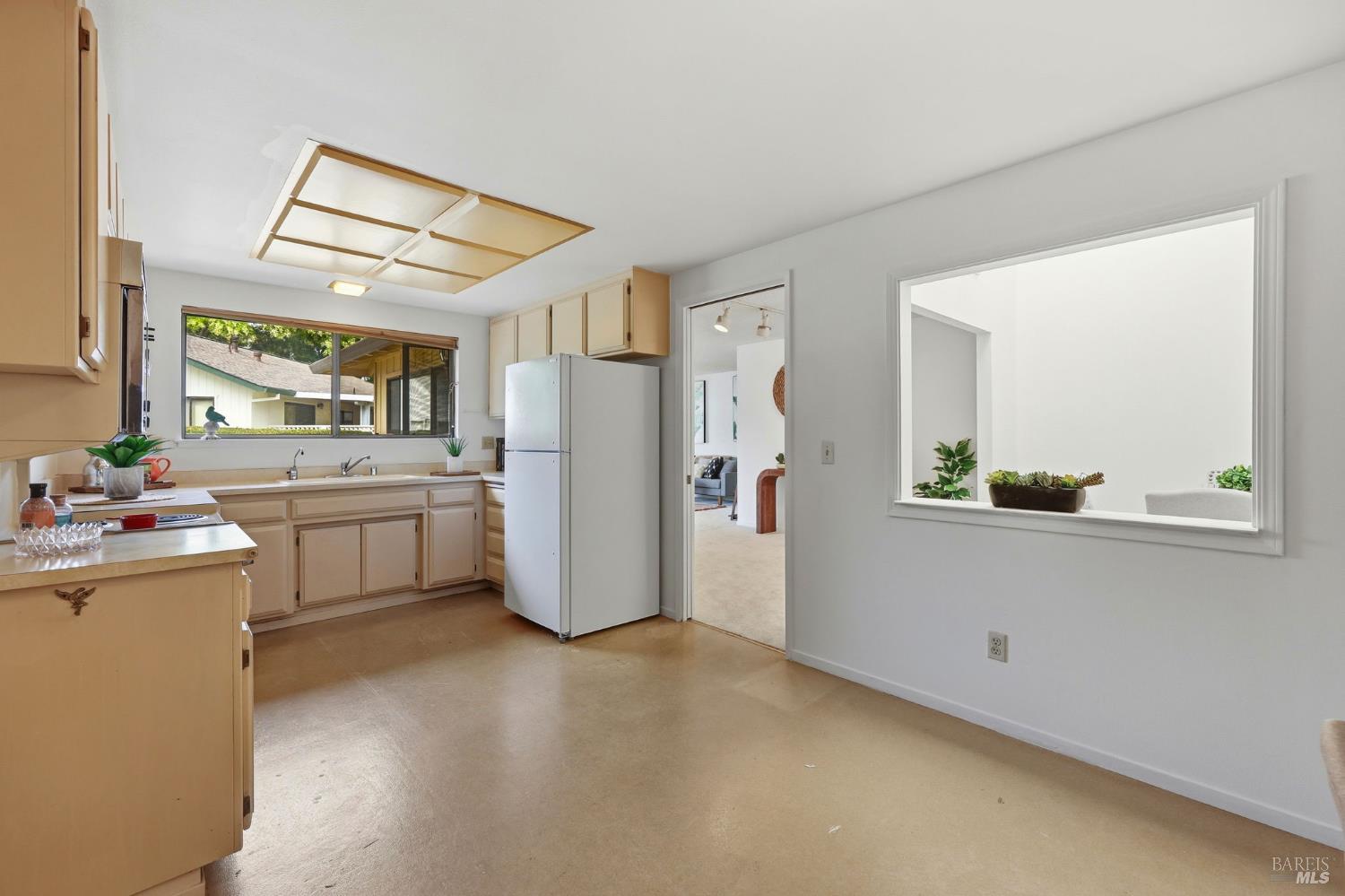 318 Twin Lakes Drive