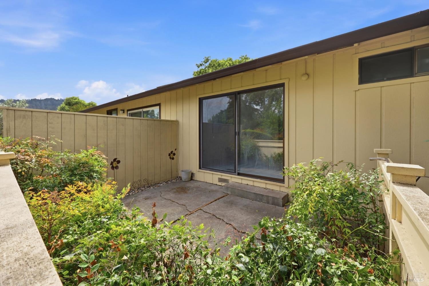 318 Twin Lakes Drive