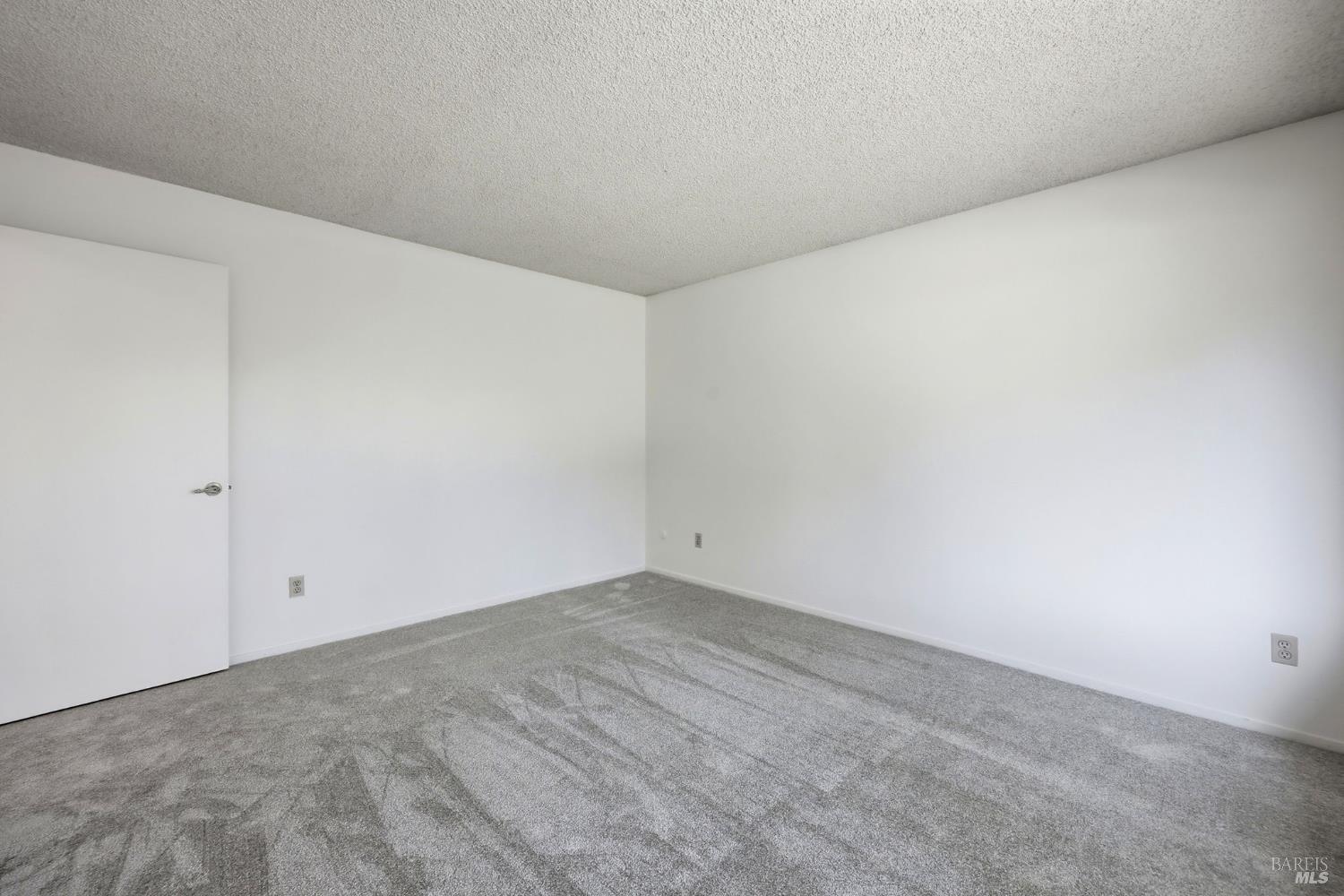 318 Twin Lakes Drive