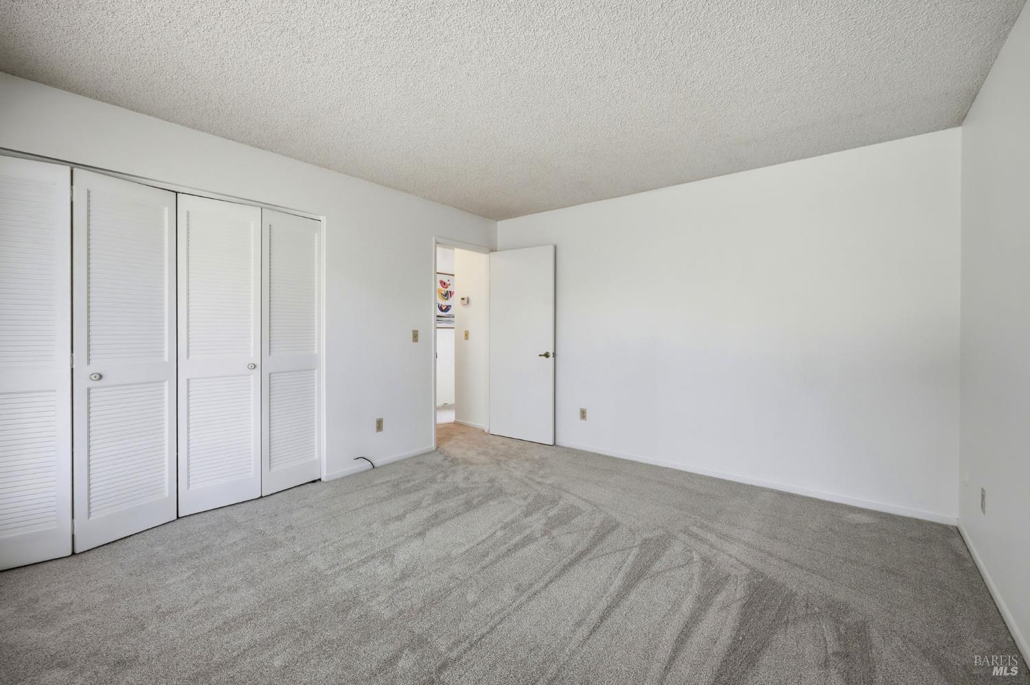 318 Twin Lakes Drive