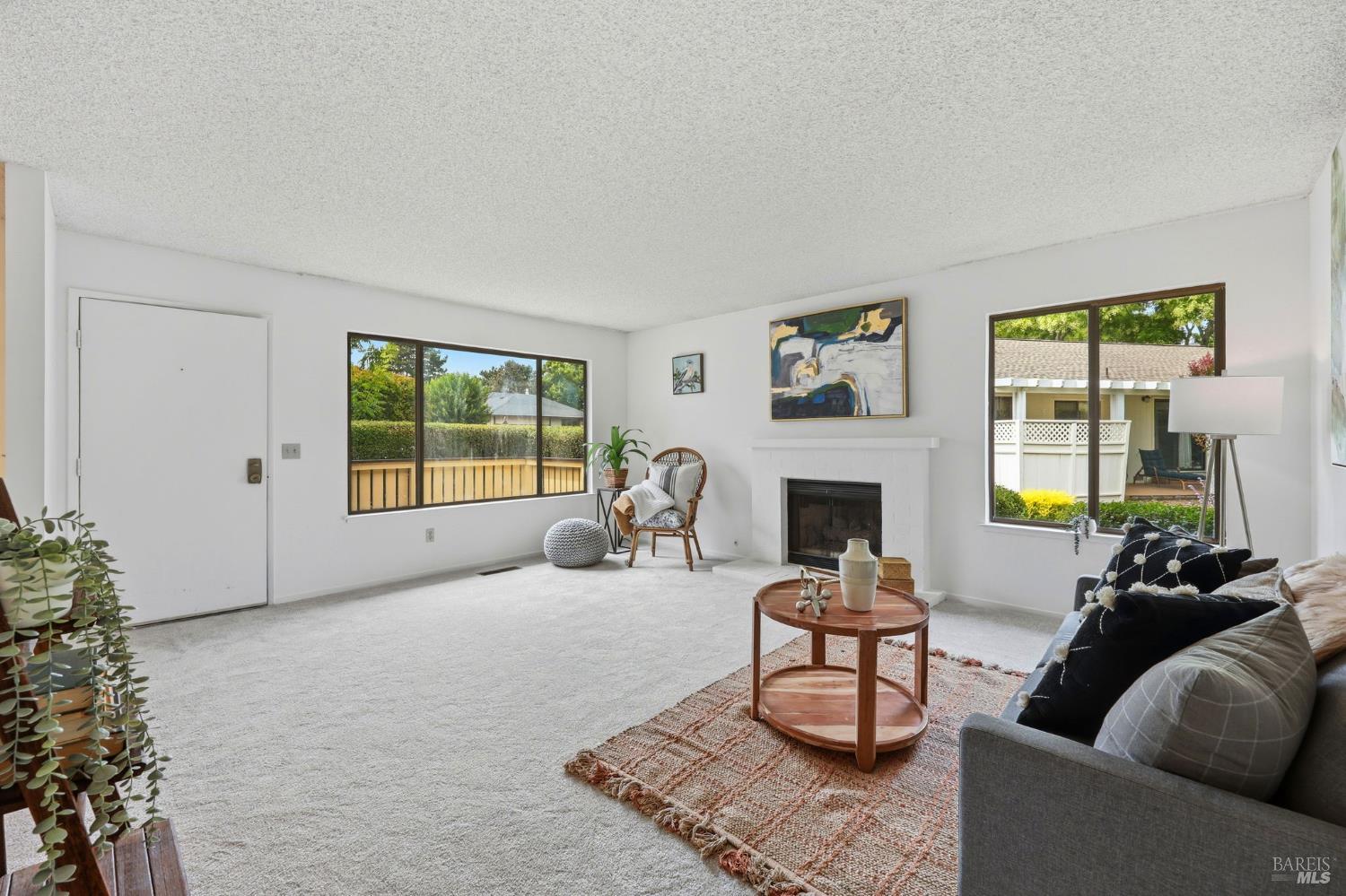 318 Twin Lakes Drive