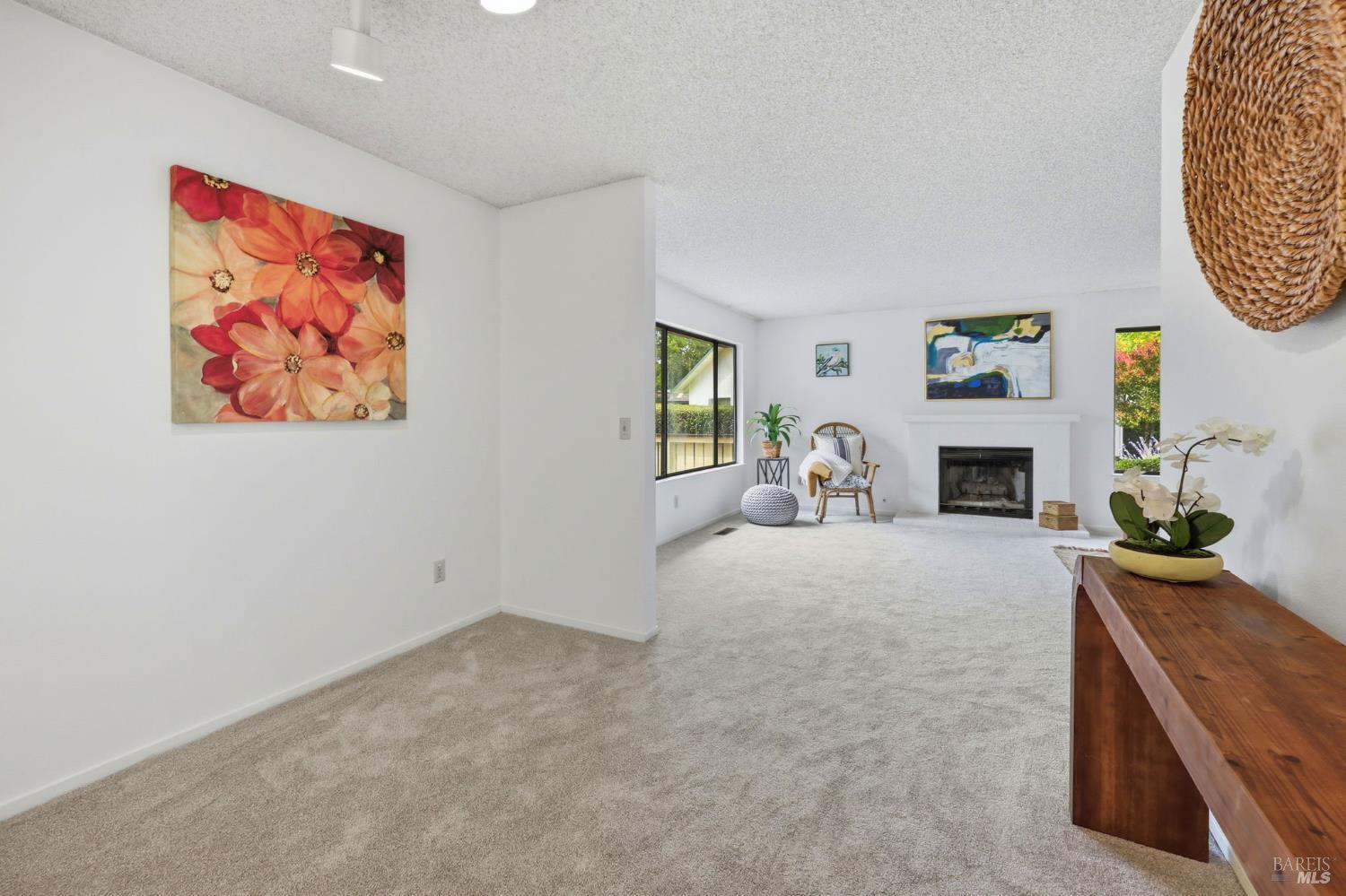 318 Twin Lakes Drive