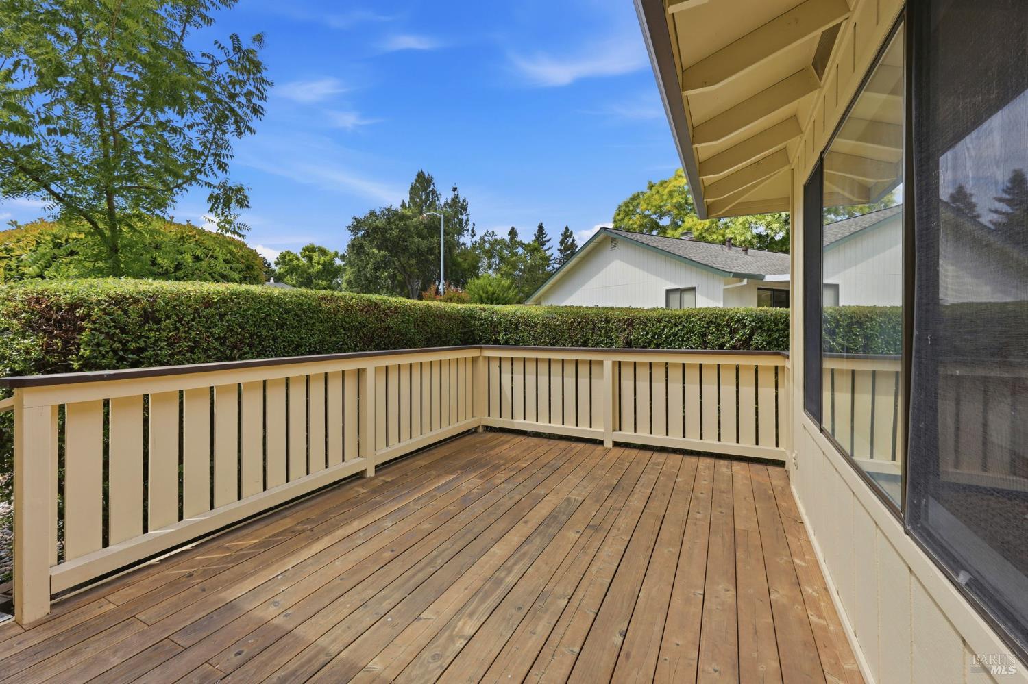 318 Twin Lakes Drive