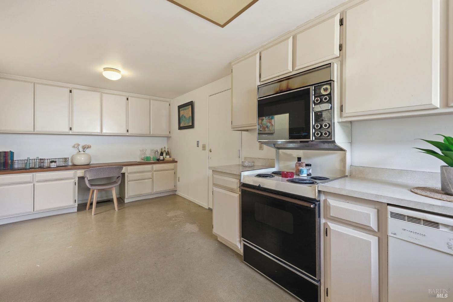 318 Twin Lakes Drive