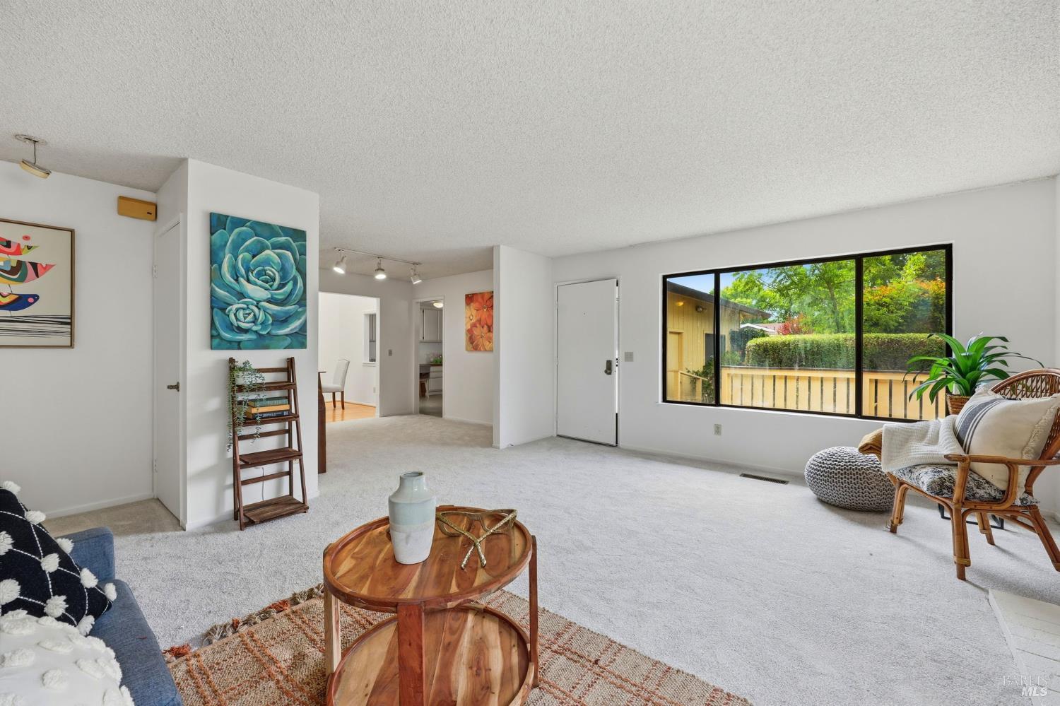 318 Twin Lakes Drive