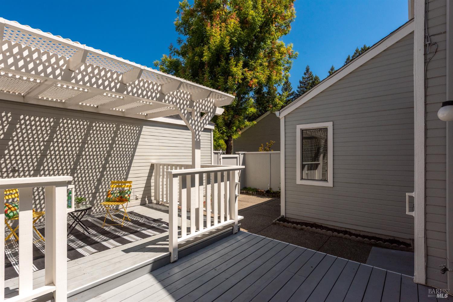 2324 Lakeview Drive