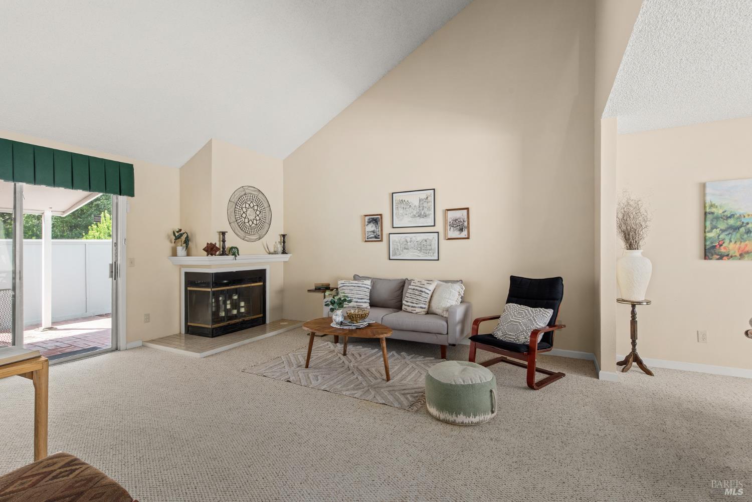 2324 Lakeview Drive