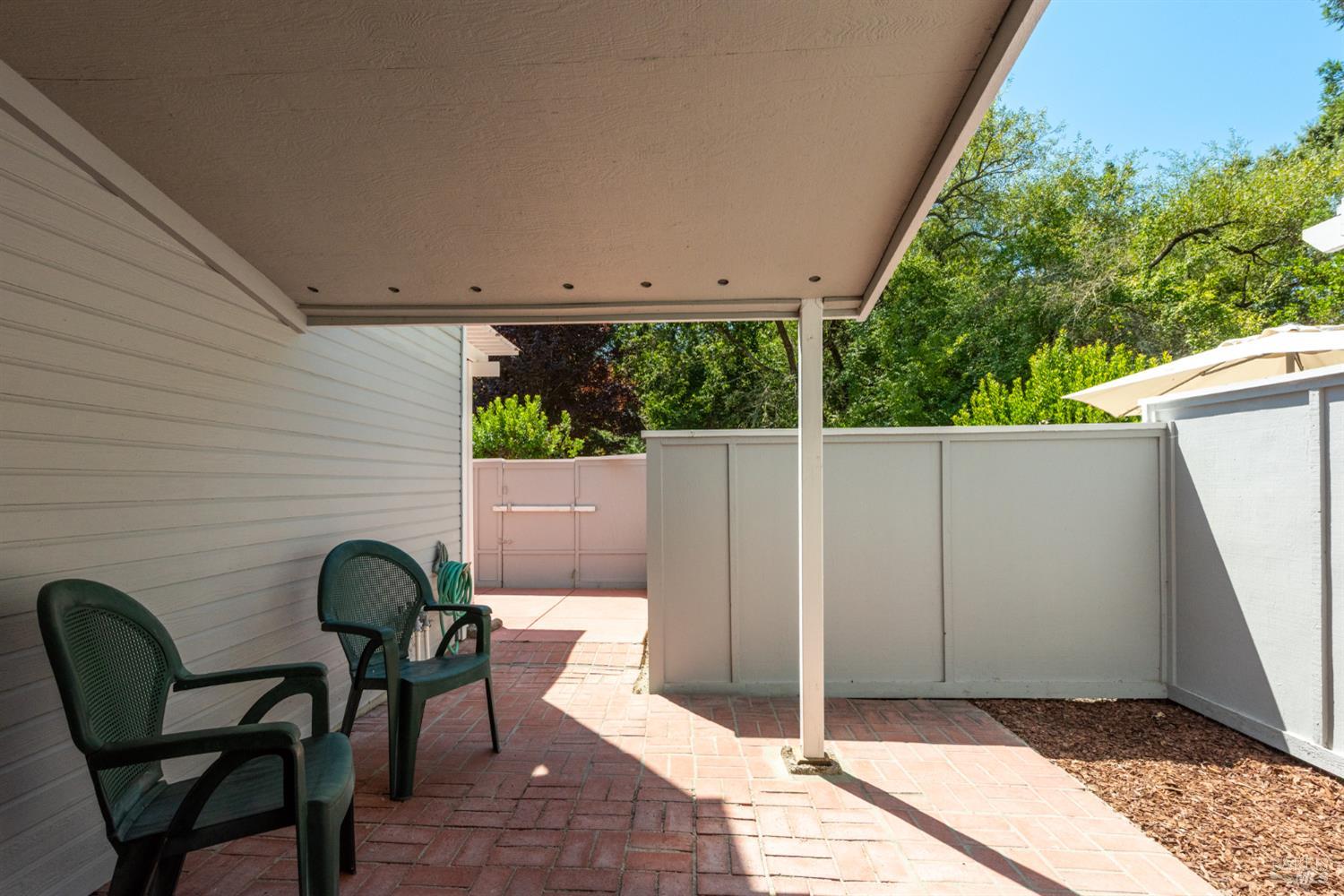 2324 Lakeview Drive