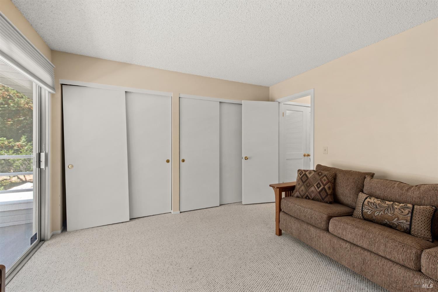 2324 Lakeview Drive