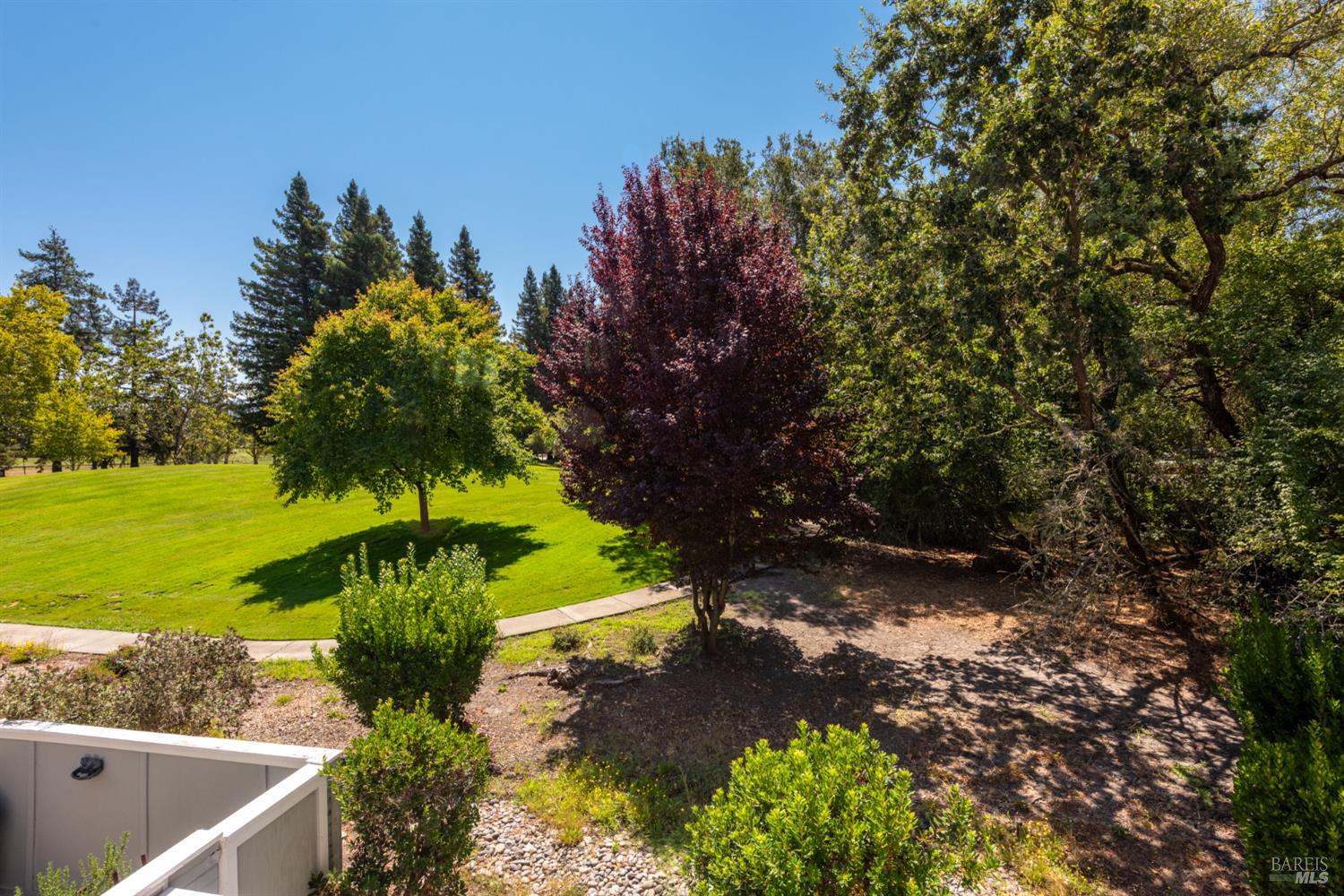 2324 Lakeview Drive