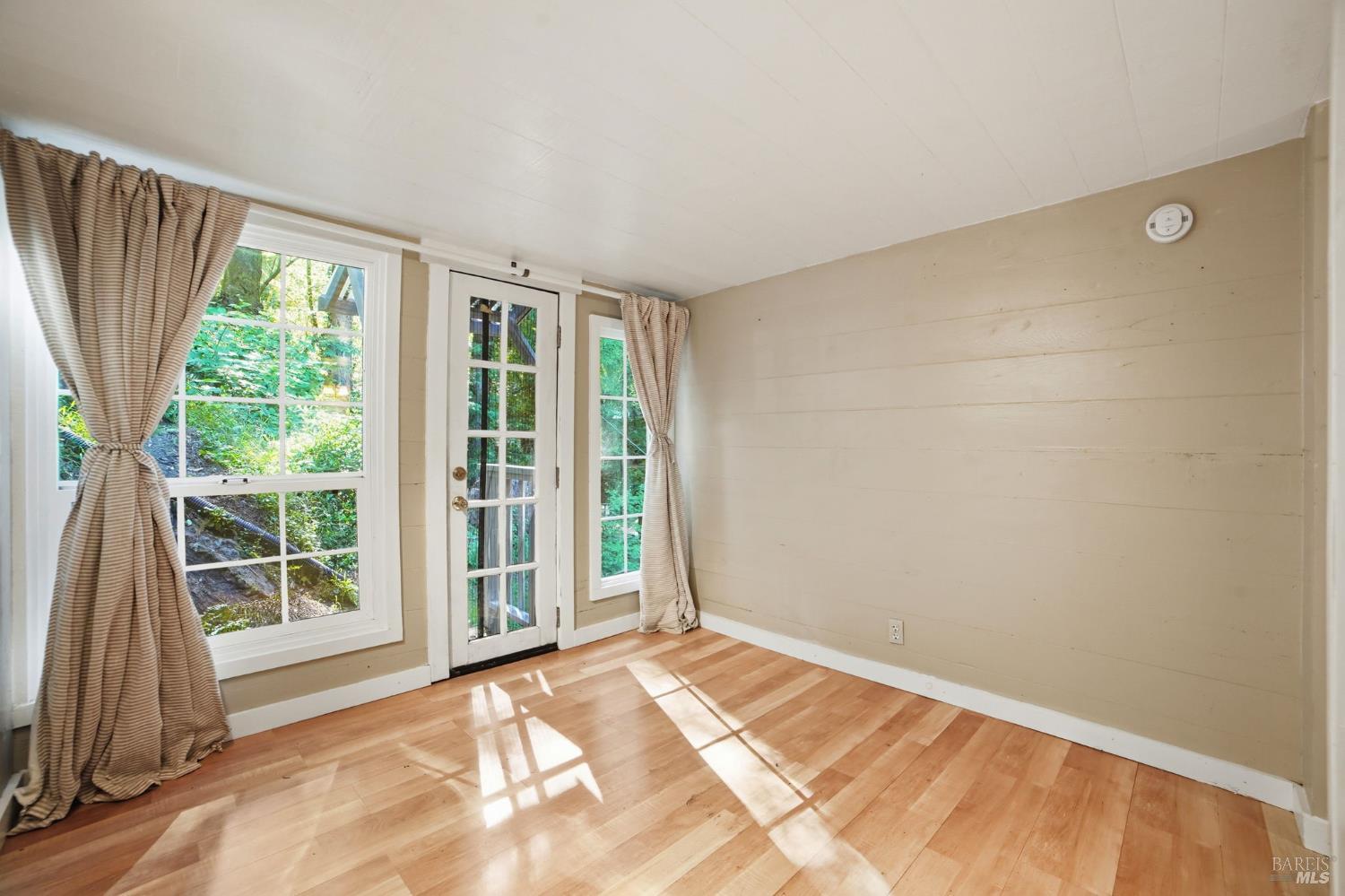 37 Grand View Avenue