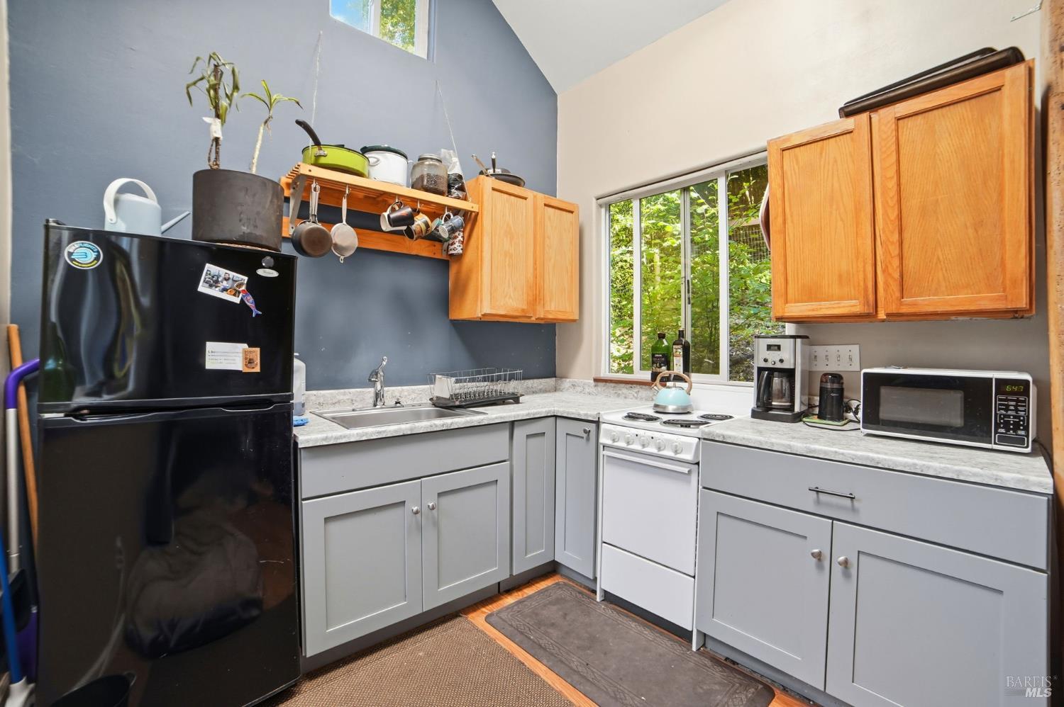 37 Grand View Avenue